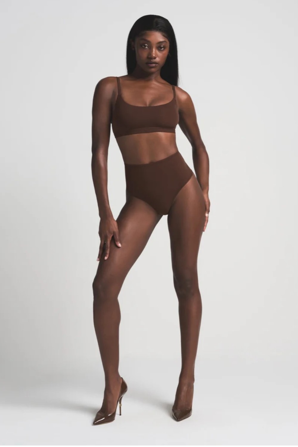 תמונת כל הלוק של HIGH-WAISTED THONG